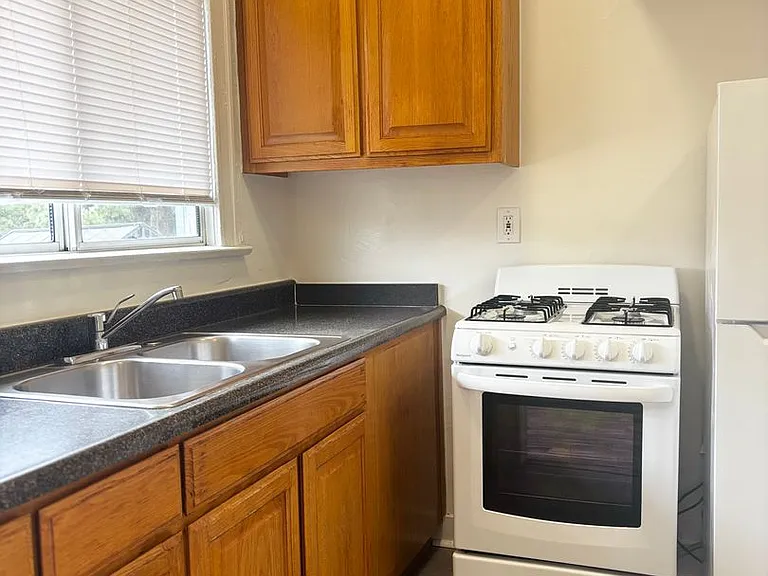Ave 63 Apartments — Photo 21