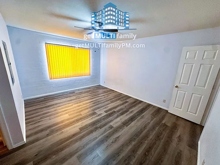 10034 N 18th Ave #1 — Photo 5
