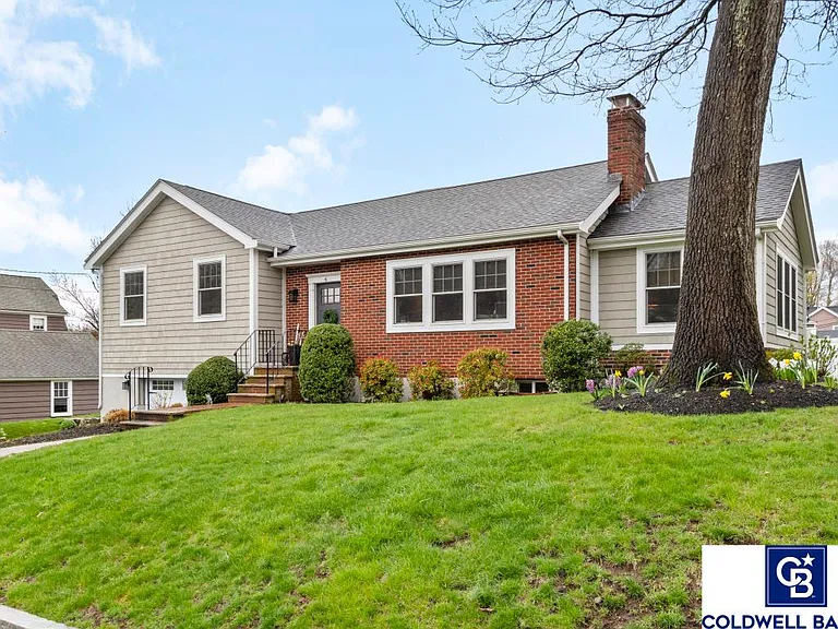 6 Risley Rd — Photo 1