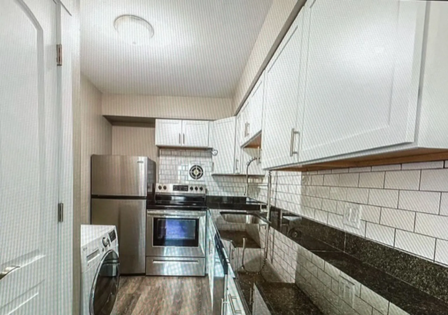 Newly Remodeled 1 Bedroom Apartment, Walk to Campus! — Photo 3