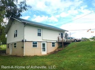 203-B Dogwood Rd, Candler, NC 28715