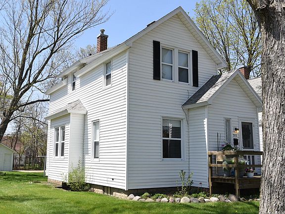 The shed in the back is shared with the neighbor.