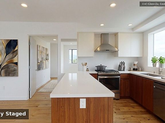 4th image of 1143 Glenville Dr #501