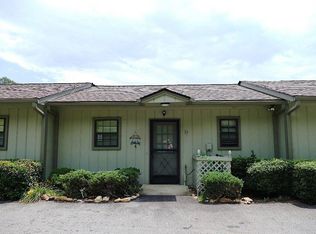24 Mint Lake Ct W #B, Franklin, NC 28734