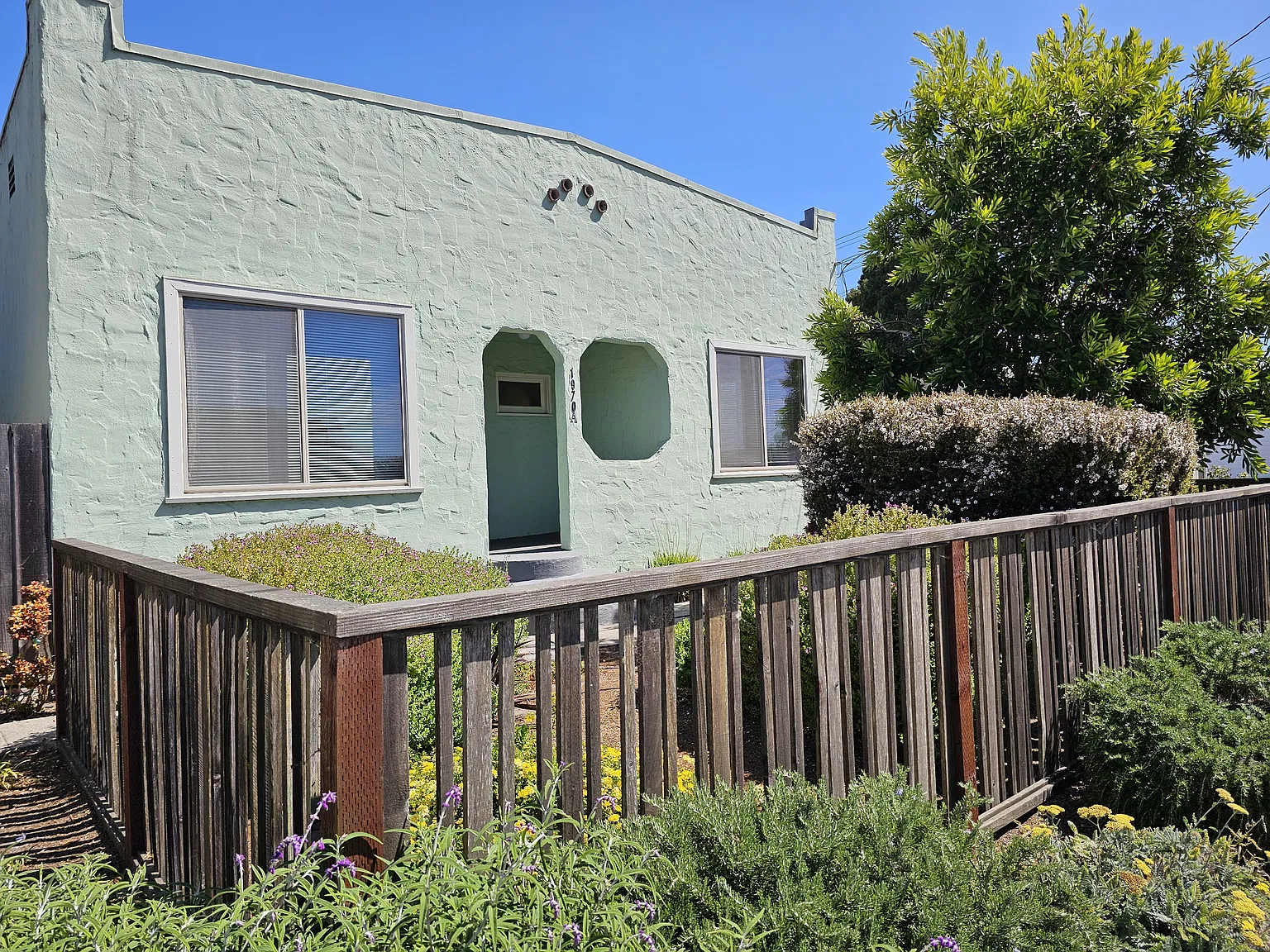3 bed, $3,900 — Photo 1