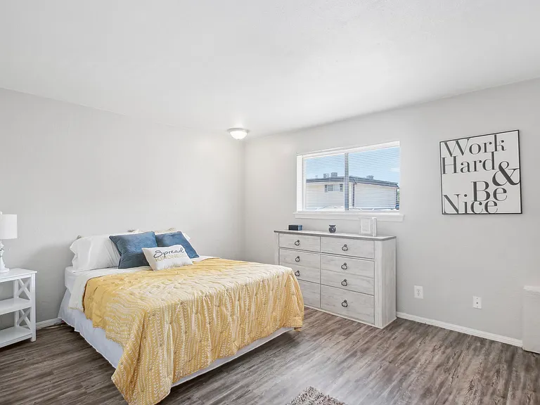 Highland Park Apartments — Photo 14