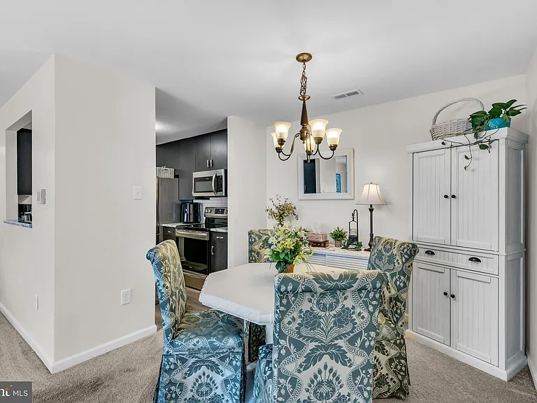 1307 Bennett Pl — Photo 13