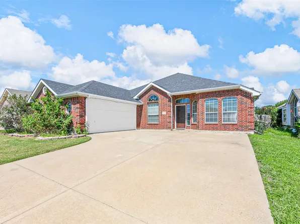 5114 Goldenrain Dr, Arlington, TX 76018