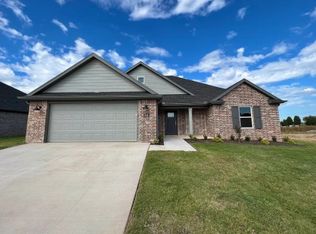 660 Hickory Mdws, Tontitown, AR 72762