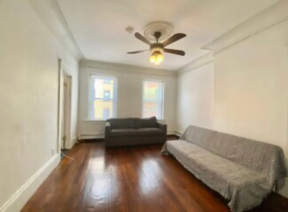 32 Cunard St — Photo 1