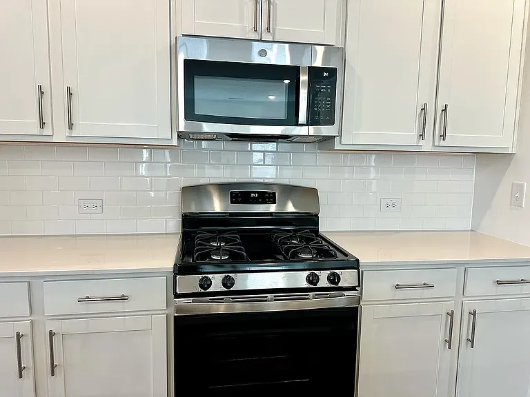 10040 Regal Dr — Photo 15