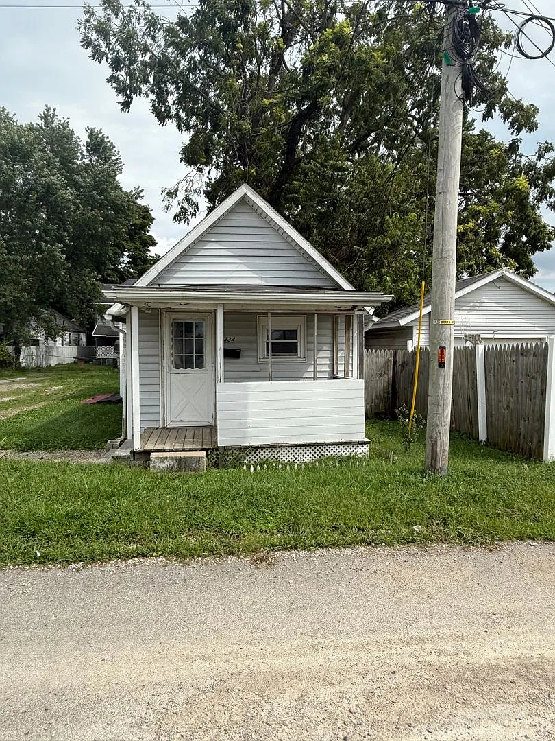 334 W Church St Newark Oh 1 bed 1 bath house with Laundry — Photo 1