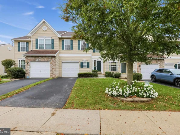 1037 Colin Dr, Royersford, PA 19468