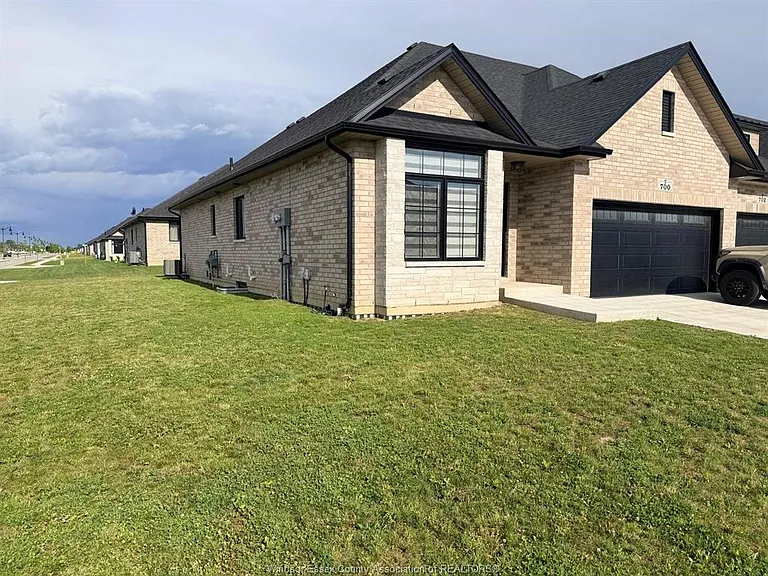 700 Elliot Point Rd — Photo 9