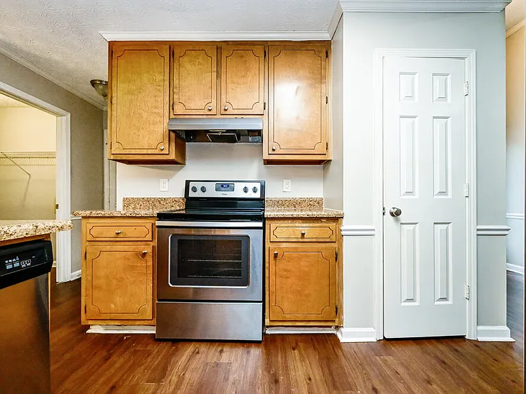1204 Garden Path SE — Photo 5