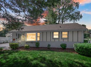 5613 W 84th Pl, Burbank, IL 60459