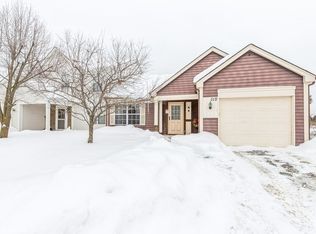 110 Sandhurst Rd, Mundelein, IL 60060