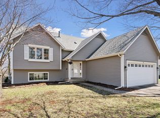 88 Shasta Cir E, Chanhassen, MN 55317
