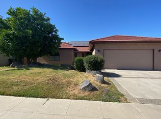 2529 Meadowrest Way, Madera, CA 93637