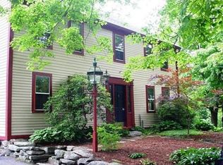 128 Williamsville Rd, Hubbardston, MA 01452