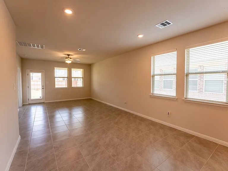 6310 Wolf Pack Dr — Photo 10