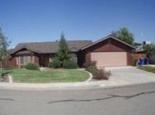 938 Willowood Ct, Hanford, CA