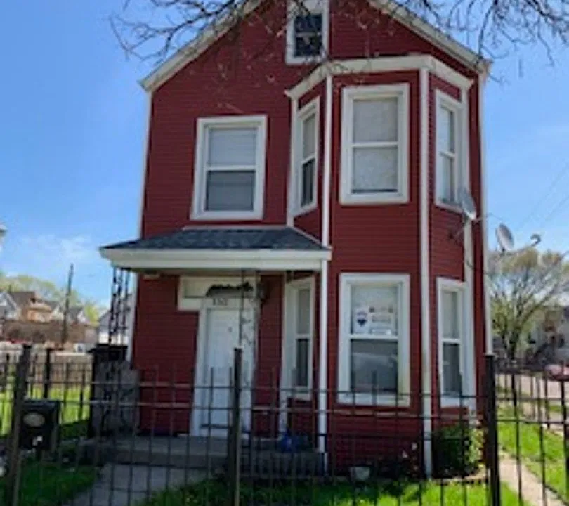 5243 S Hoyne Ave