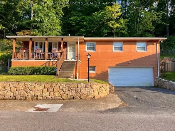 707 Gordon Dr, Charleston, WV 25303