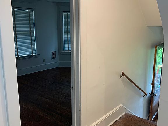 4th image of 421 Wayne St #10765187