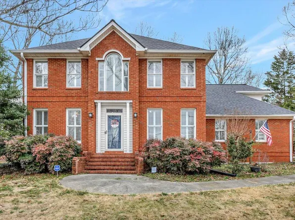 1227 Arabian Dr, Dalton, GA 30720