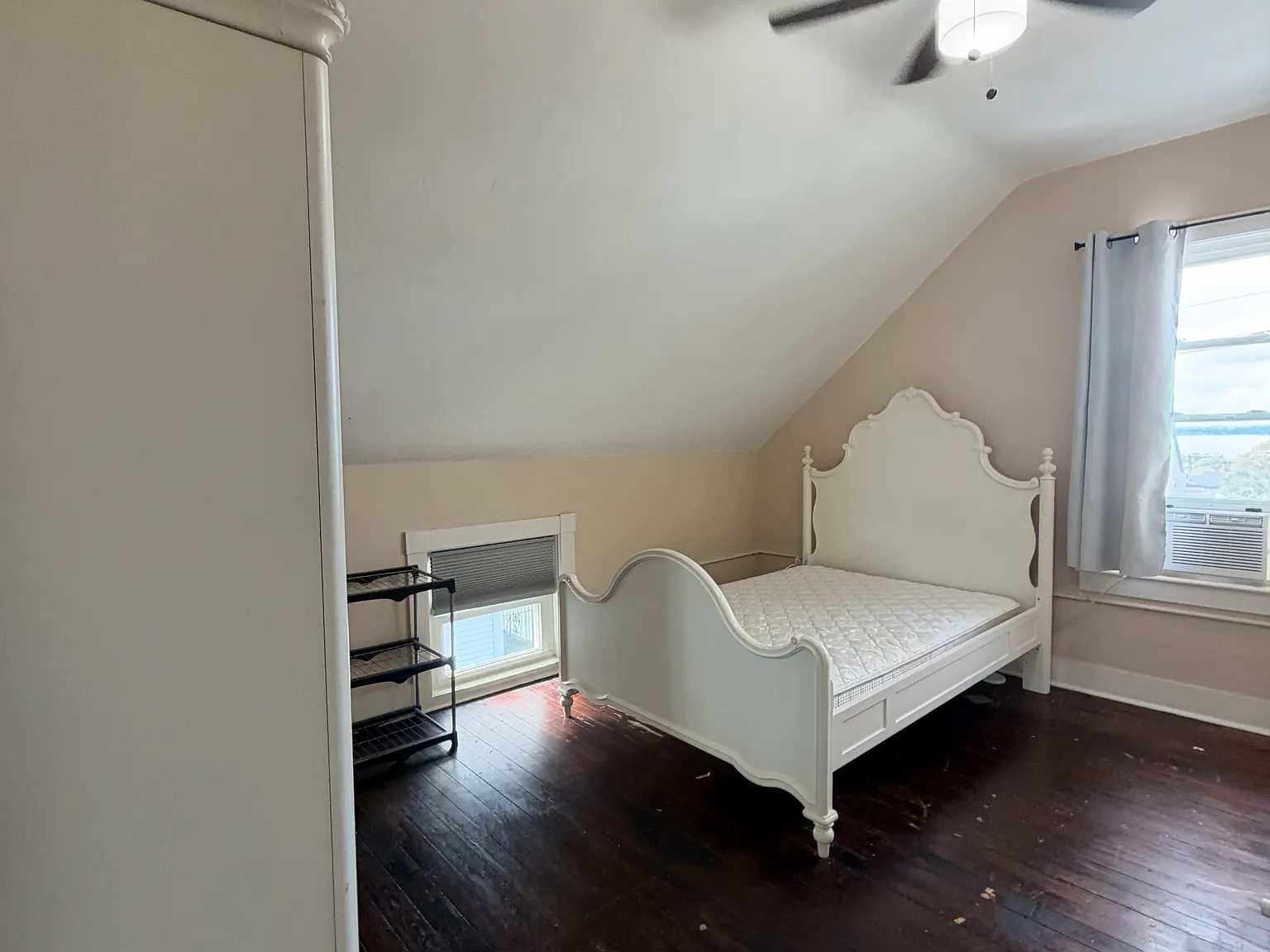 3 bed, 1100 sqft, $900 — Photo 3