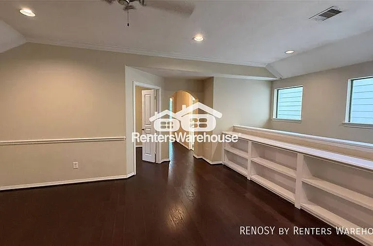 829 W 26th St — Photo 17