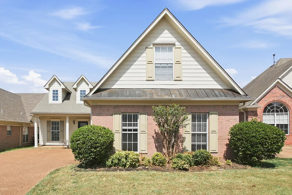 3 bed, 2.0 bath, 1713 sqft, $1,955 — Photo 1
