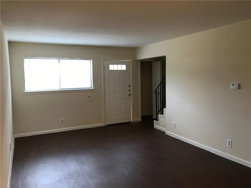 2 bed, 1.0 bath, 950 sqft, $1,500 — Photo 3