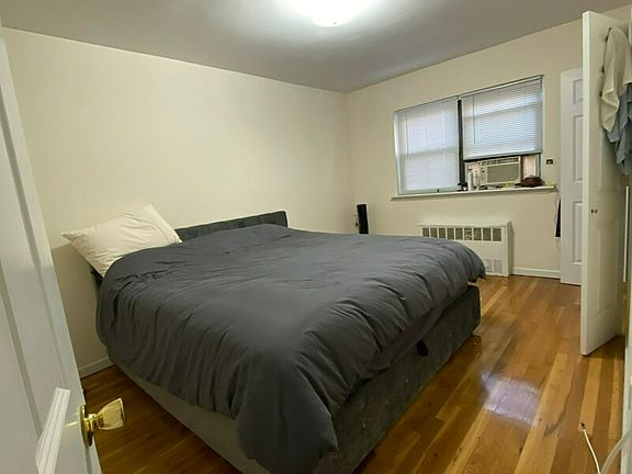 5th image of 28-08 29th St #3