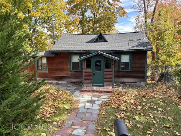 50 Forest Ln