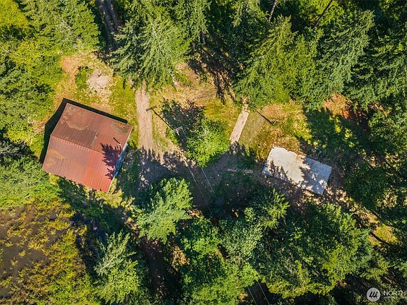 3rd image of 3832 NE Cavitt Road