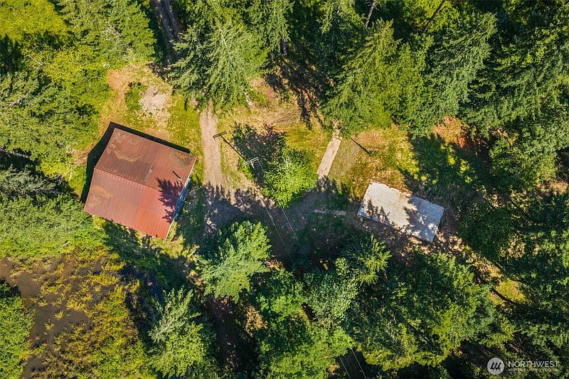 3rd image of 3832 NE Cavitt Road