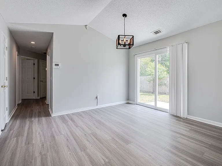 208 Mulberry Way — Photo 10