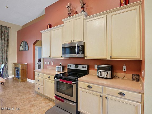 3rd image of 13745 VICTORIA LAKES Drive