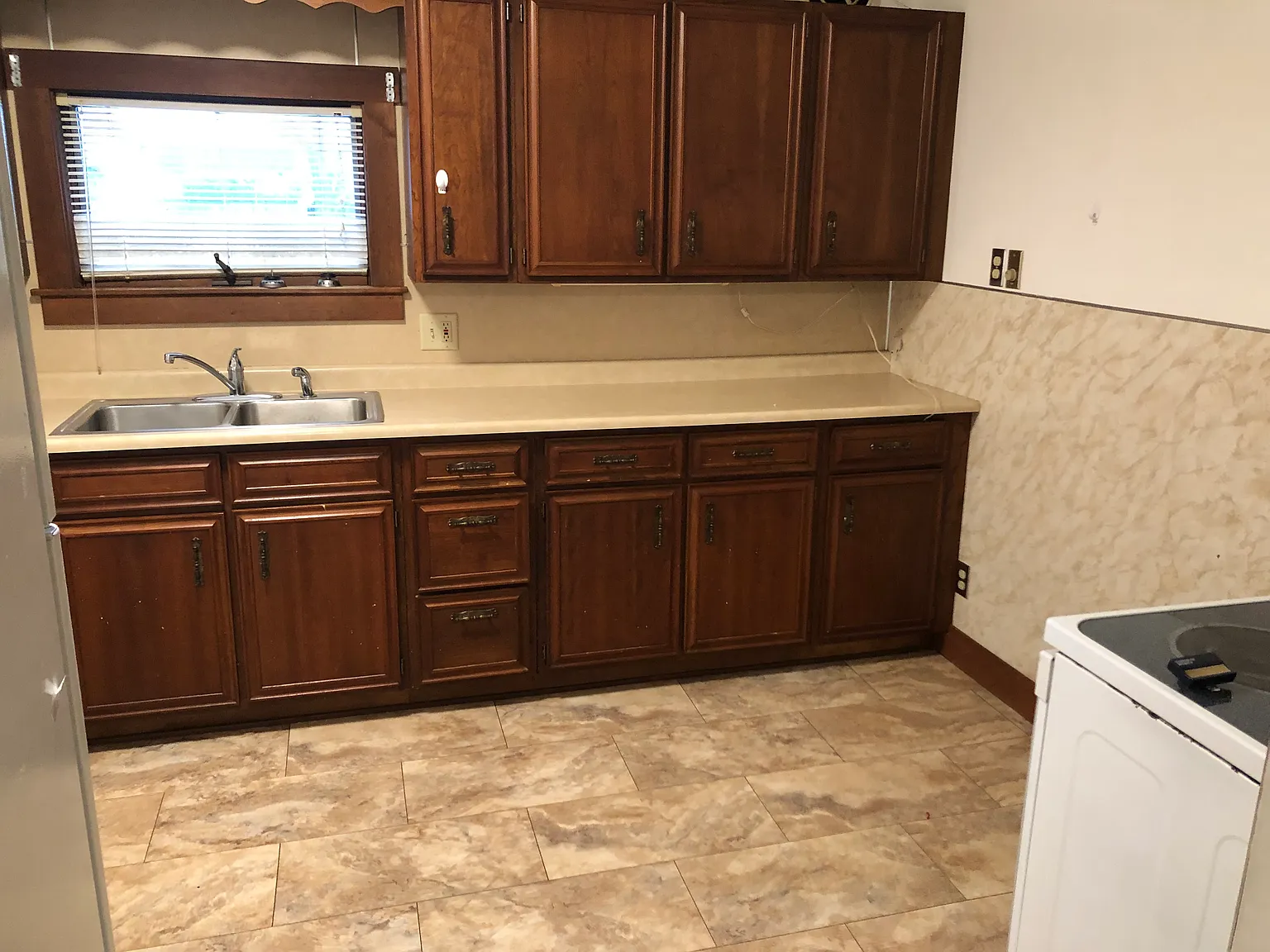 537 N Derr Dr — Photo 2