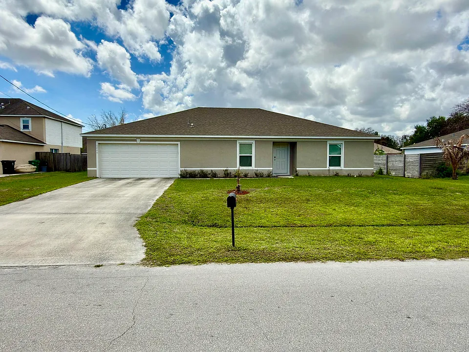 6446 NW Polly Ct