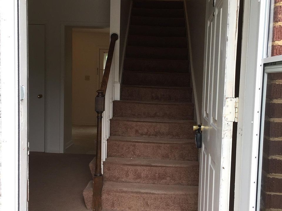 2nd image of 1844 Grandin Rd SW APT 8