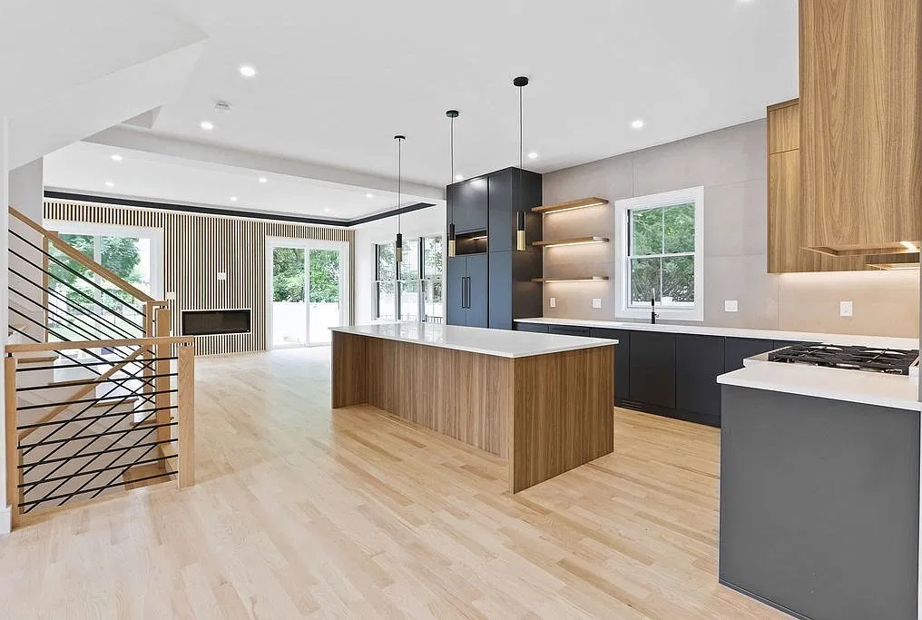 5 bed, 4.0 bath, 3600 sqft, $10,500 — Photo 1