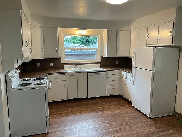 7432 N Olin Ave — Photo 5