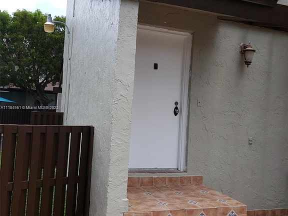 5th image of 9980 NW 9th Street Cir APT 206-5