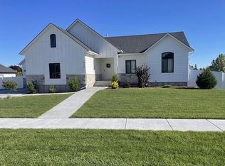 970 Pine Brook Ln, Rexburg, ID 83440