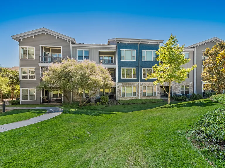 Lakewood Flats Apartments — Photo 45