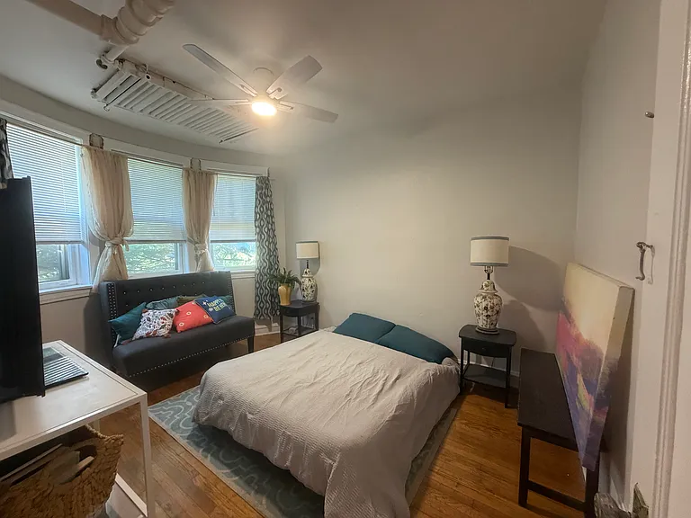 2423 W Lunt Ave #1 — Photo 13