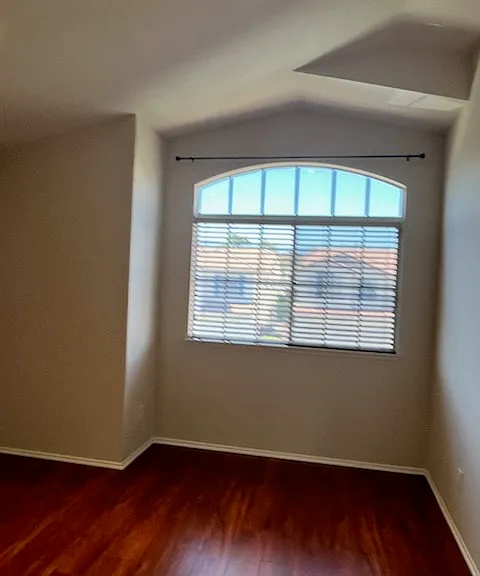 540 E Calora St — Photo 32